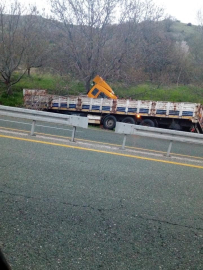 Elazığ’da tır yoldan çıktı: 1 yaralı