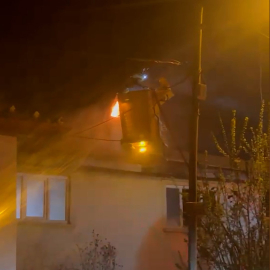 Bolu’da 2 katlı evin bacasında yangın