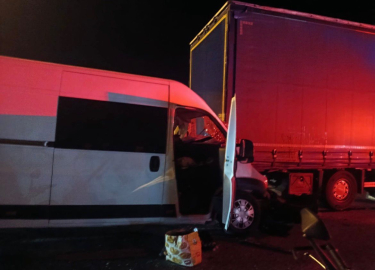 Edirne’de panelvan tıra çarptı: 1 ölü, 1 yaralı