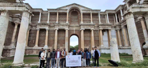 Uluslararası öğrenciler Sardes’te tarihle buluştu