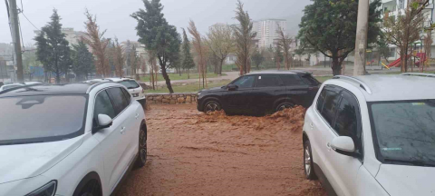 Silvan’ı sel vurdu