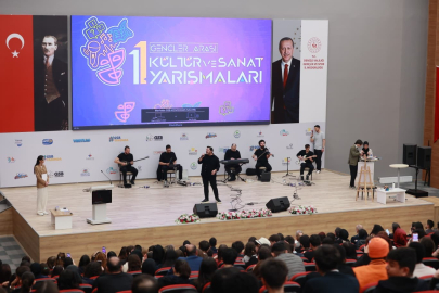 Gençler kültür sanat yarışmalarında sahnede boy gösterdi