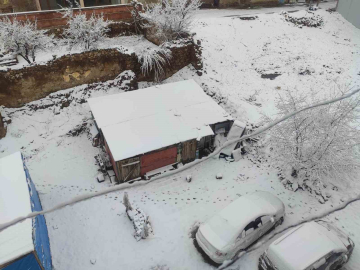 Demirözü’nde nisan sürprizi: İlçe beyaza büründü