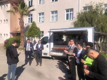 Yatağan’da şehit öğretmen ve öğrenciler için lokma hayrı yapıldı