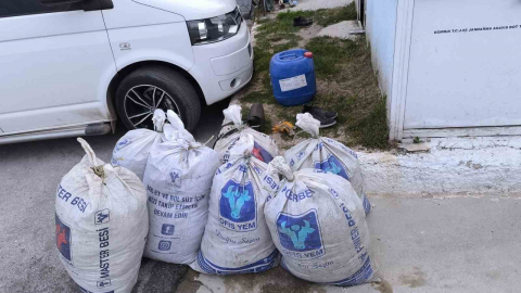 Kovada Gölü’nde yasa dışı avcılığa geçit yok: Kaçak avcılıkta kullanılan 7 çuval ağa el konulurken, balıklar tekrar göle salındı