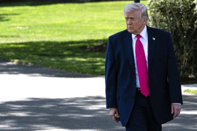 ABD Başkanı Trump: "İran'a karşı askeri olarak harekete geçmeye hazırız."