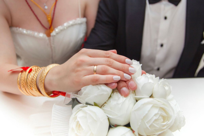 Bu da Oldu! Düğüne Gelemeyenler İçin Davetiyeye IBAN Eklediler!