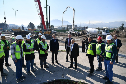 Başkan Büyükkılıç’tan Kartal Katlı Kavşağı’na yakın takip: "Verimli bir şekilde çalışmalar sürüyor"
