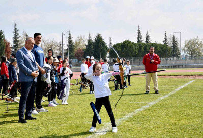 Balıkesir’de çocuklar 23 Nisan coşkusunu sporla karşıladı
