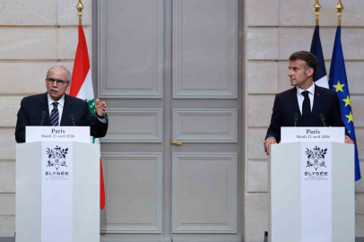 Fransa Cumhurbaşkanı Macron, Lübnan Başbakanı Salam ile bir araya geldi