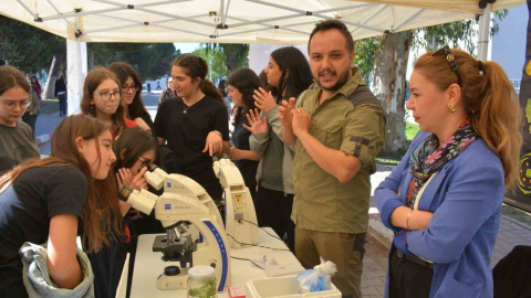Ege Üniversitesinde, bilimle çocukların neşesi buluştu