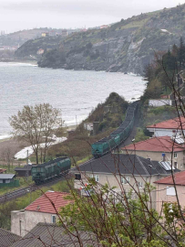 Zonguldak’ta yük treninin vagonları ayrıldı, seferler aksadı