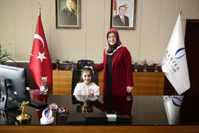 MCBÜ Rektörlüğünde 23 Nisan coşkusu