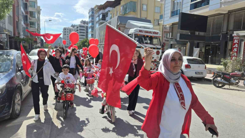 Minik öğrenciler 3 tekerlekli bisikletleriyle kaymakamlığı ziyaret etti