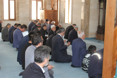 Ayla Kara ve öğrencileri Kula’da dualarla anıldı