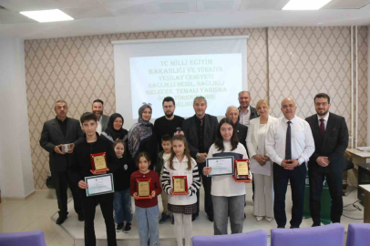 Kütahya’da yetenek yarışmasında dereceye giren öğrenciler ödüllendirildi