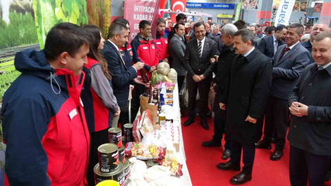 Ezine’de 3. Gıda, Hayvancılık ve Tarım Teknolojileri Festivali’ne yoğun ilgi