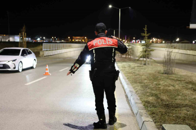 Erzurum Emniyeti suça ve suçluya göz açtırmıyor: 284 şahıs adalete teslim edildi