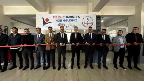 Yüksekova’da öğrencilerin bilimsel çalışmaları görücüye çıktı