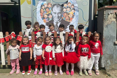 Efeler’in minikleri 23 Nisan’ı kutladı