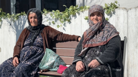 Yüksekova’da güneş yüzünü gösterdi: Vatandaşlar parklara akın etti