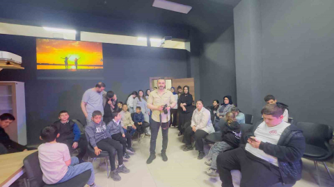 Güroymak MYO’dan özel çocuklar için fotoğraf etkinliği