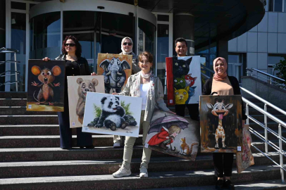 Manisa Büyükşehir Belediyesinden minik hastalara 23 Nisan morali