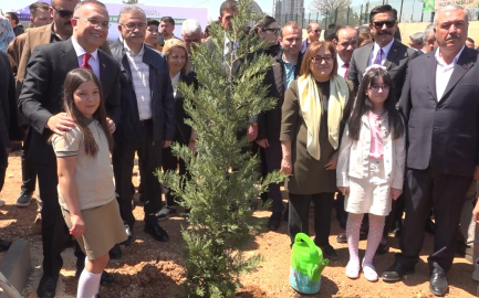 Gaziantep’te 23 Nisan’da fidanlar toprakla buluşturuldu