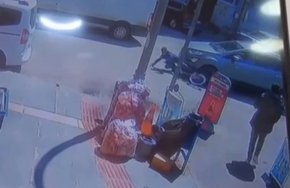 Batman’da bisikletiyle otomobilin altına giren çocuk metrelerce sürüklendi: O anlar kamerada