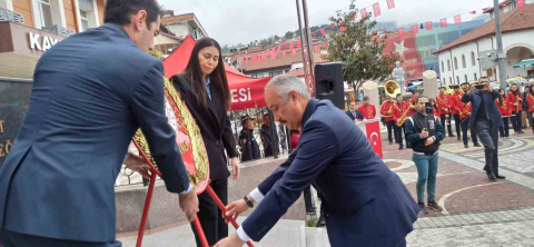 Devrek’te 23 Nisan Çocuk Bayramı sade bir törenle kutlandı