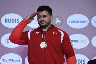 Türk Güreşi Avrupa’yı Salladı: Rıza Kayaalp’ten 13. Şampiyonluk