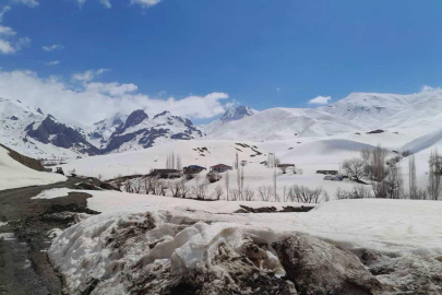 Şırnak’ta karla mücadele devam ediyor