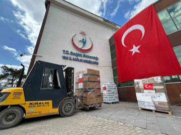 Türkiye’den İran’a sağlık desteği: Van’dan gönderilen yardım tırı sayısı 9 oldu