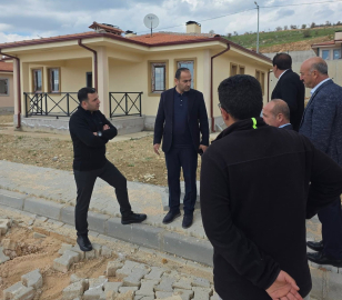 Harmanlı Beldesinde kalıcı konutlar ve cami inşaatı incelendi