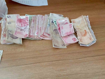 Elazığ’da dilencinin ‘bebek arabası’ hilesi zabıtaya takıldı