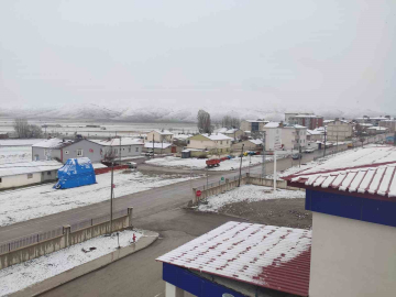 Bayburt’un köylerinde kar ve sis etkili oldu
