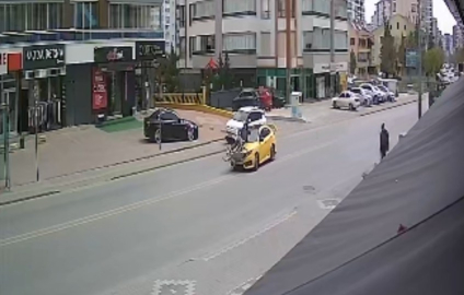 Taksi bisikletle çarpıştı: 1 yaralı