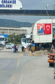 Osmaniye’de kontrolden çıkan tır gişeye çarptı: 1 yaralı