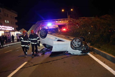 Köpeğe çarpmamak için manevra yapınca takla attı: 2 yaralı