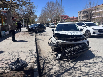 Erzincan’da trafik kazası: 3’ü çocuk 6 yaralı
