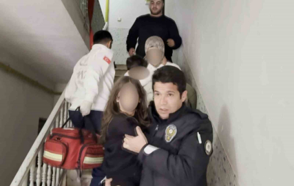 Aksaray’da 5 katlı apartmanda yangın paniği, bina tahliye edildi