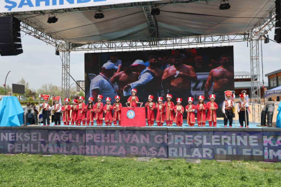 CHP’lilerin sırt döndüğü çocuklar er meydanına çıktı