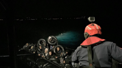 Çeşme açıklarında 31 düzensiz göçmen yakalandı