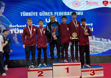 Muğla’lı U15 grekoromen güreş takımı, Türkiye ikincisi oldu