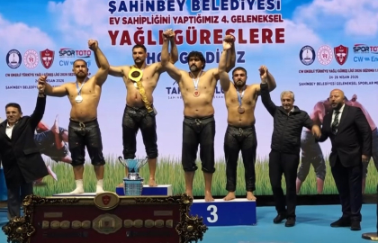 Gaziantep’te altın kemer Mustafa Taş’ın