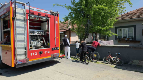 Ocakta unutulan çaydanlık yandı