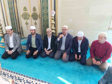 Selendi’de hacı adayları dualarla uğurlandı