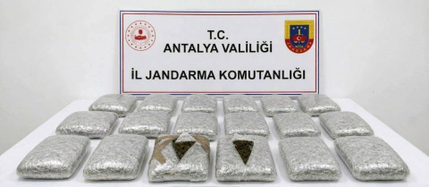 Antalya’da jandarmadan uyuşturucu operasyonu: 30 kilogram skunk maddesi ele geçirildi