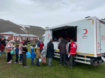 Ağrı’da deprem sonrası Kızılay sahada