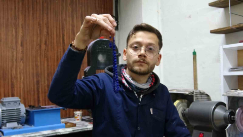 Tespih meraklısı genç hobisini ustalığa dönüştürdü